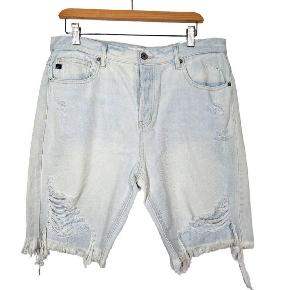 KanCan Women's Distressed Light Wash Denim Shorts XL